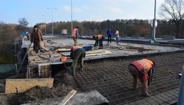 На Вінниччині завершують ремонт двох мостів