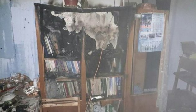 Une école a brûlé à Kyiv