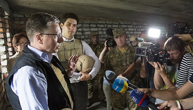 Vor Treffen mit Surkow besucht Volker den Donbass