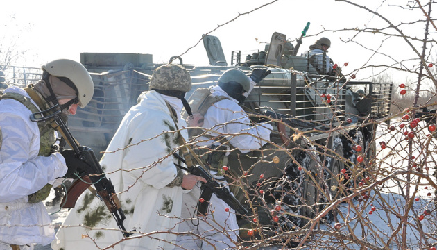 Im Donbass drei Soldaten verletzt 