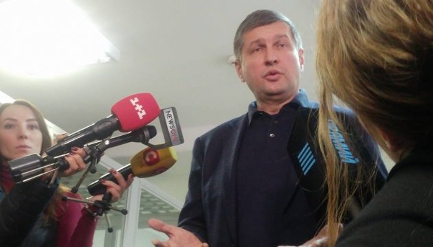 Депутат Попов у суді: Син визнав провину, проситиму домашній арешт 
