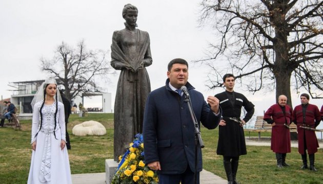 У Грузії відкрили пам’ятник Лесі Українці