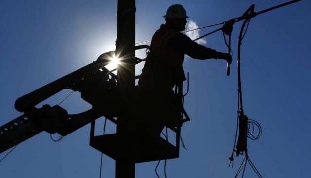 На деокупованій Херсонщині відновили подачу електрики ще у двох населених пунктах