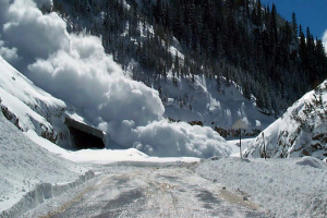 Рятувальники попереджають про значну лавинну небезпеку у горах