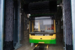 У Вінниці відкрили першу в країні енергоефективну автомийку для муніципальних автобусів