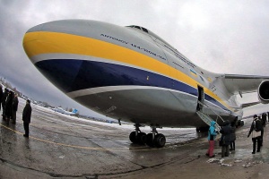Flugzeug „Ruslan“ transportiert den größten Satelliten von Lockheed Martin