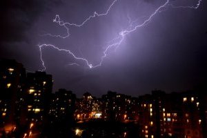 У Києві та області до кінця доби очікується гроза