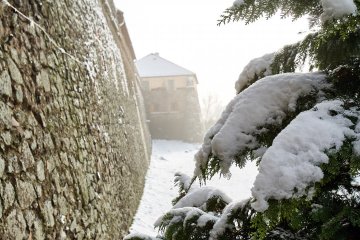 Фотограф показал зимнюю красоту Ужгородского замка