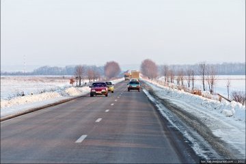 Повінь на Закарпатті: трасу Київ-Чоп закрили дамбою