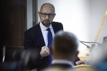 Яценюк назвав перемовників з