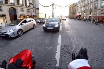 У Парижі Санта допоміг спіймати водія, який збив пішохода