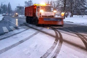 Водіїв попередили про ожеледицю на дорогах Києва