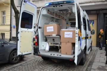 Українські дипломати в Польщі подарували прикордонникам