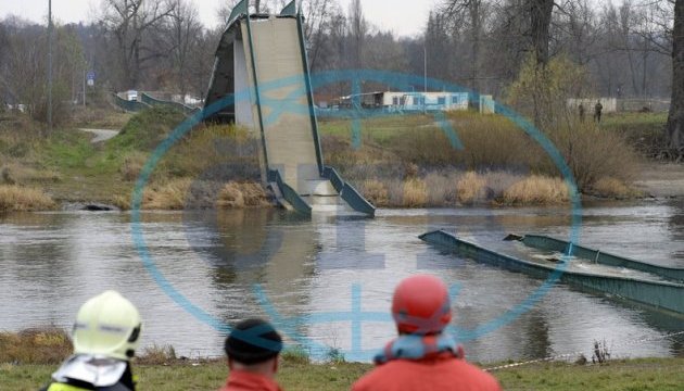 Серед потерпілих при падінні мосту в Празі українців немає - МЗС