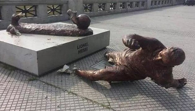 Статую Мессі в Буенос-Айресі зруйнували вдруге за рік