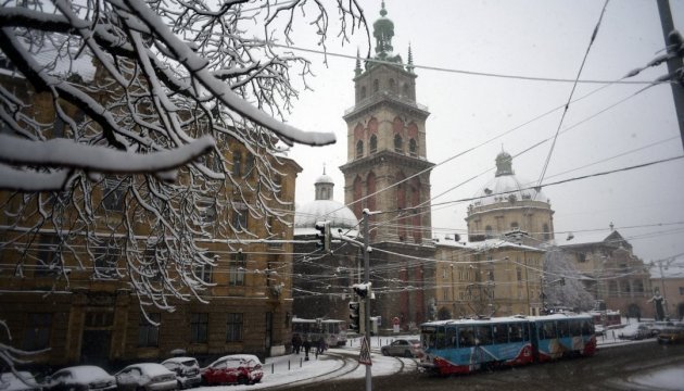 Un vrai temps d'hiver est arrivé à Lviv : des photos fabuleuses