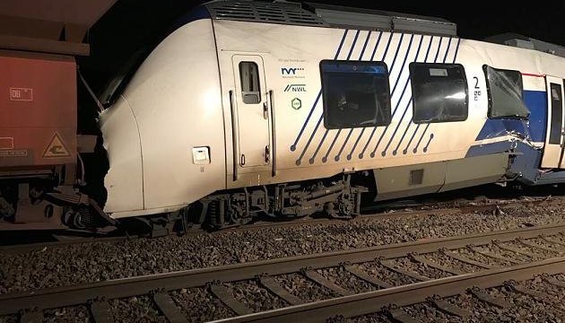 Півсотні людей постраждали в аварії поїздів у Німеччині