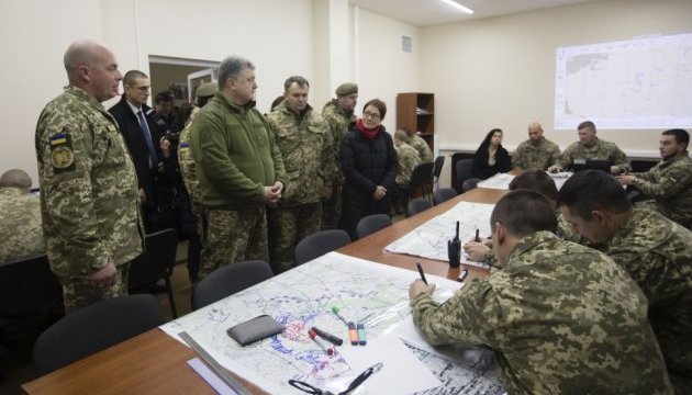 На Донбасі вже загинули понад 2,7 тисячі українських бійців - Порошенко
