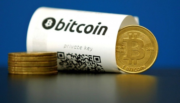 Les fonctionnaires ukrainiens accumulent des bitcoins