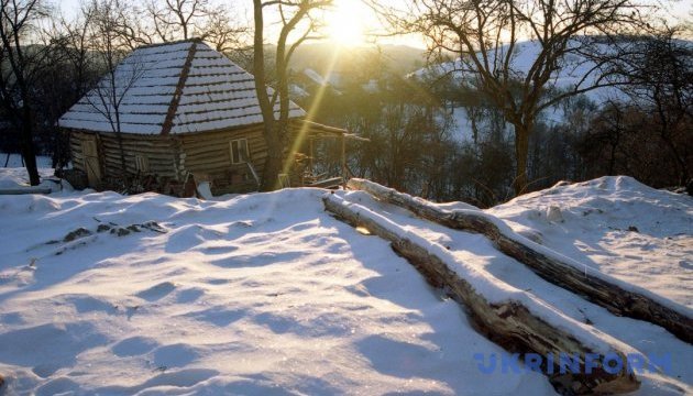 Відпочинок на генераторах: як влаштований туризм в Україні взимку 2022-2023
