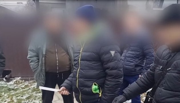 У Києві затримали нападника на неповнолітніх