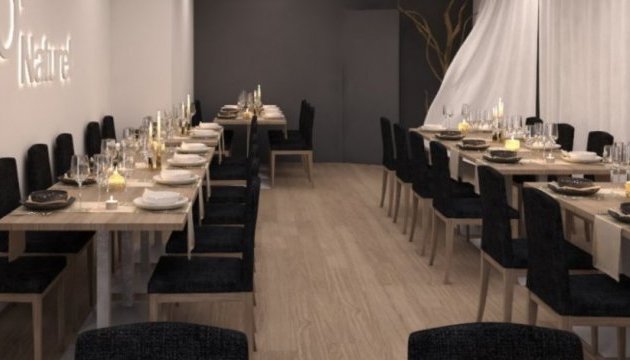 Роздягайтеся при вході: у Парижі відкрився ресторан для нудистів