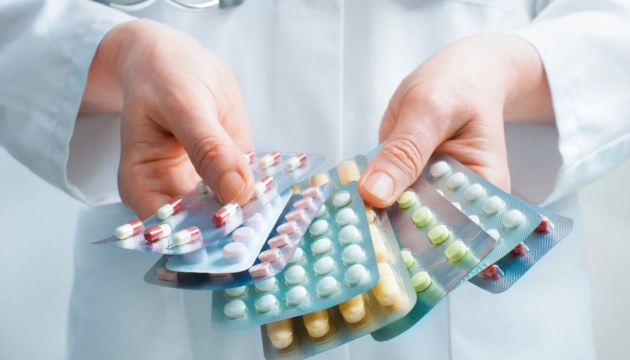 Україна наразі не веде переговори про закупівлю інноваційних COVID-ліків 
