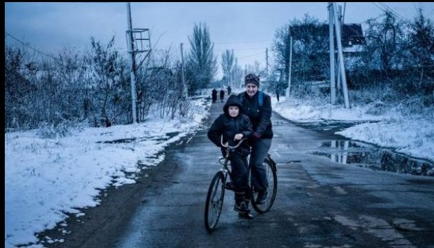 Un photographe a montré les enfants de la guerre dans le Donbass à l'Europe (photos)