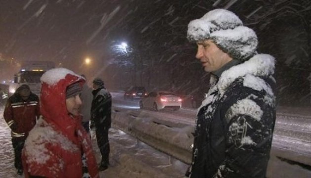 Кличко вночі перевірив, як Київ прибирають від снігу