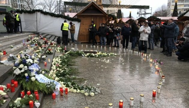 У центрі Берліна відкрили меморіал в пам'ять про жертв теракту