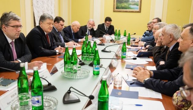Україна готова до рішучих кроків у разі загострення на Донбасі - Порошенко