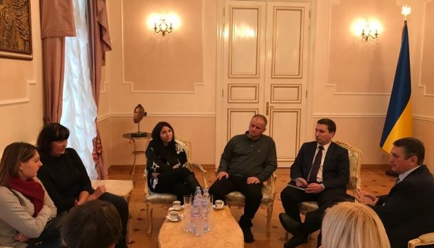 В МЗС Франції та Єлисейському палаці обговорили питання українських військовополонених