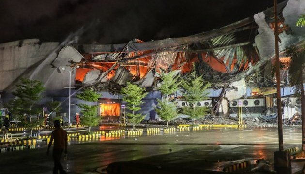 Десятки людей загинули при пожежі в торговому центрі на Філіппінах