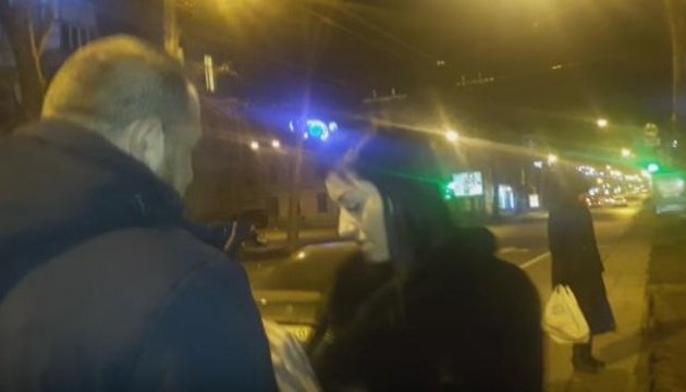 Пьяная сотрудница одесской мэрии везла в машине маленького сына Пьяная сотрудница одесской мэрии везла в машине маленького сына