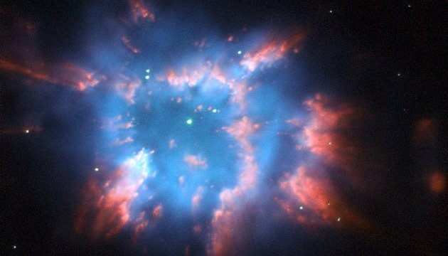 Hubble знайшов туманність, cхожу на різдвяну зірку