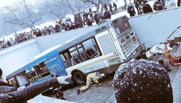 У Москві автобус в'їхав у перехід метро - четверо загиблих, 15 поранених
