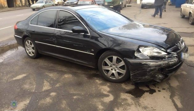 В Одесі водій на підпитку намагався заїхати до супермаркету