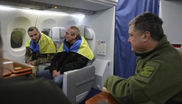 Президентський літак з визволеними українськими полоненими вилетів до Києва