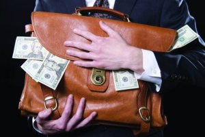 Ukraine calls on West to facilitate extradition of corrupt officials