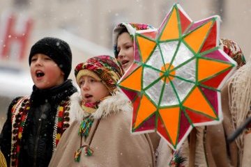 Уличные вертепы и музыканты: Ривне устроит рождественскую феерию