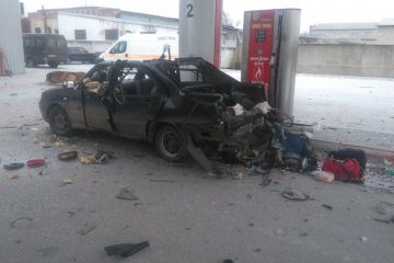 У Шостці вибухнуло авто на заправці, троє постраждалих
