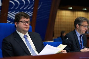 Арьев заявляет, что не просил для себя дипломатический ранг