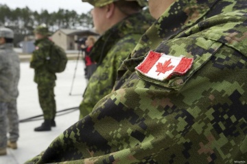 Canadian instructors demonstrate how they teach modern combat skills to Ukrainian soldiers