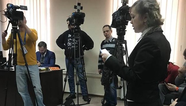 Захисту сім'ї Ноздровської дали читати справу, але не всю