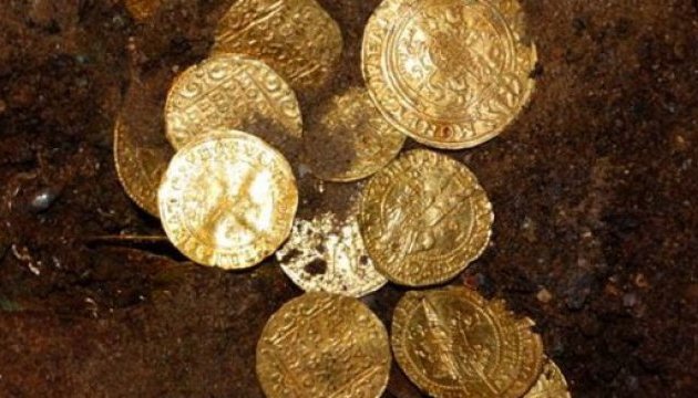 У Польщі в соборі знайшли золоті скарби XVII століття