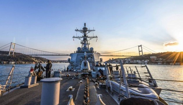 Destructor estadounidense entra en el Mar Negro