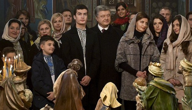 Discurso navideño: Poroshenko llama a recordar a los defensores de Ucrania donde sea que celebremos la Navidad