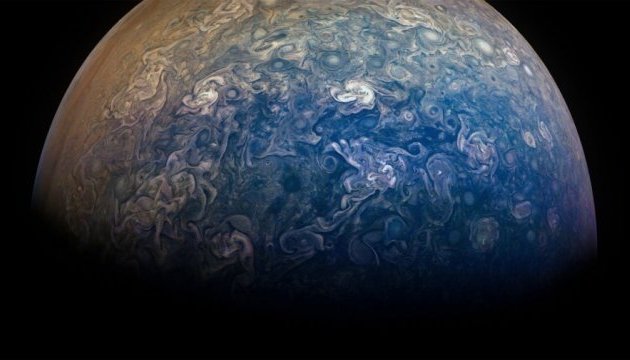 Зонд Juno передав на Землю нові знімки Юпітера