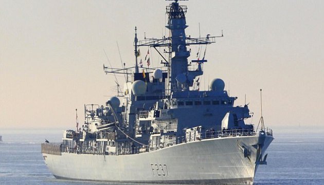 Британія відправила фрегат для супроводу російських кораблів