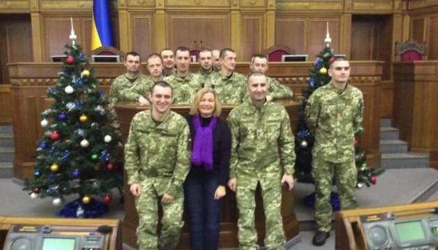 En el parlamento ucraniano se ha celebrado un encuentro con los rehenes liberados (Foto)
